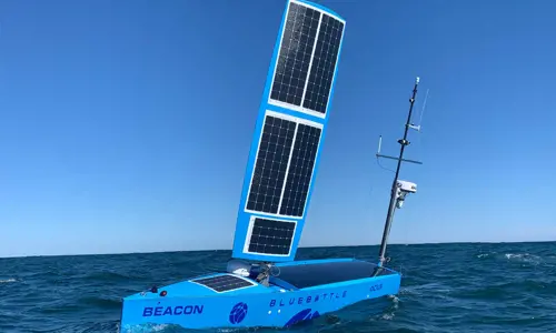 Bluebottle BEACON bow shot on the ocean