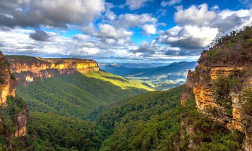 Valley view of the Blue Mountains